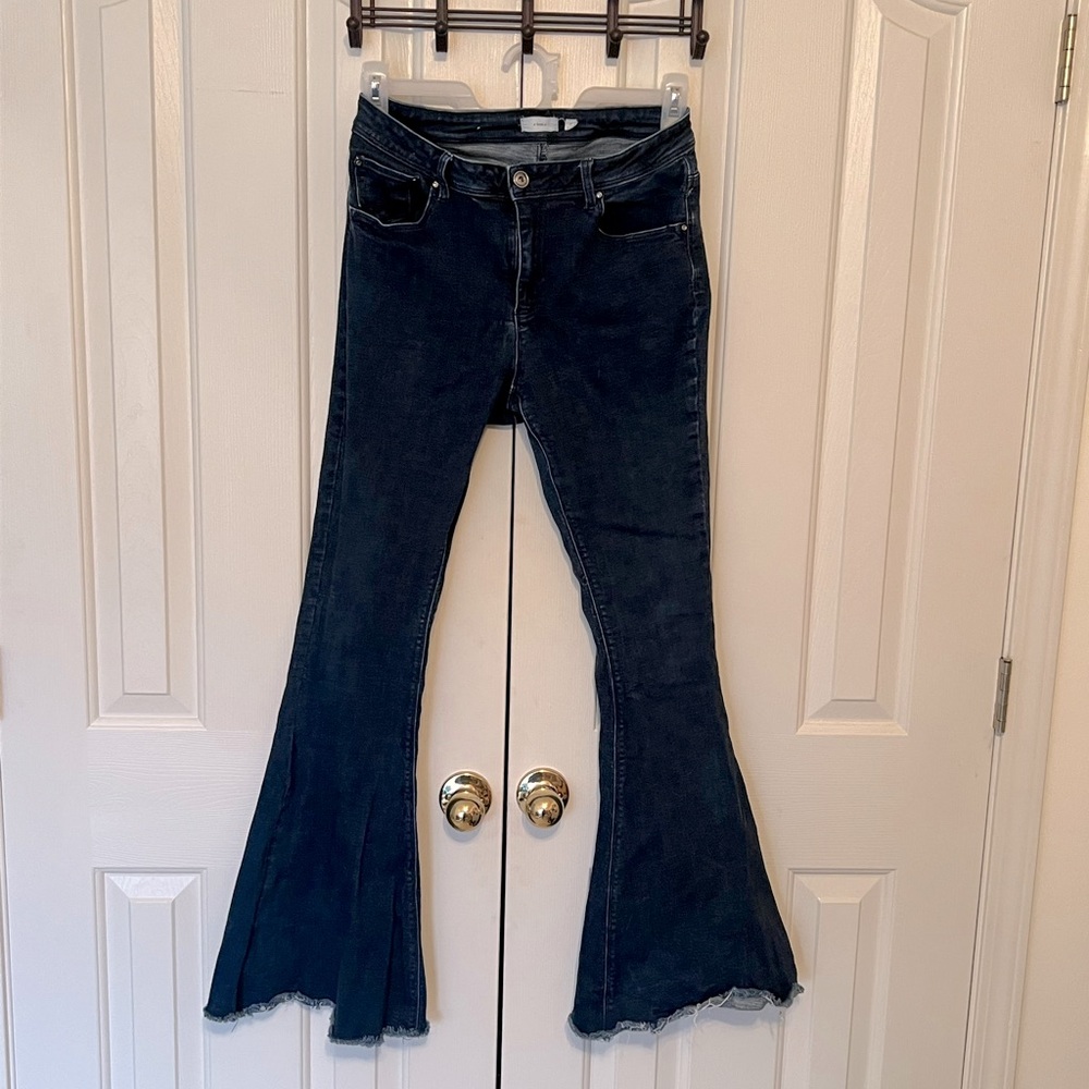 a loves a Women’s High Rise Flare Jeans Dark Wash